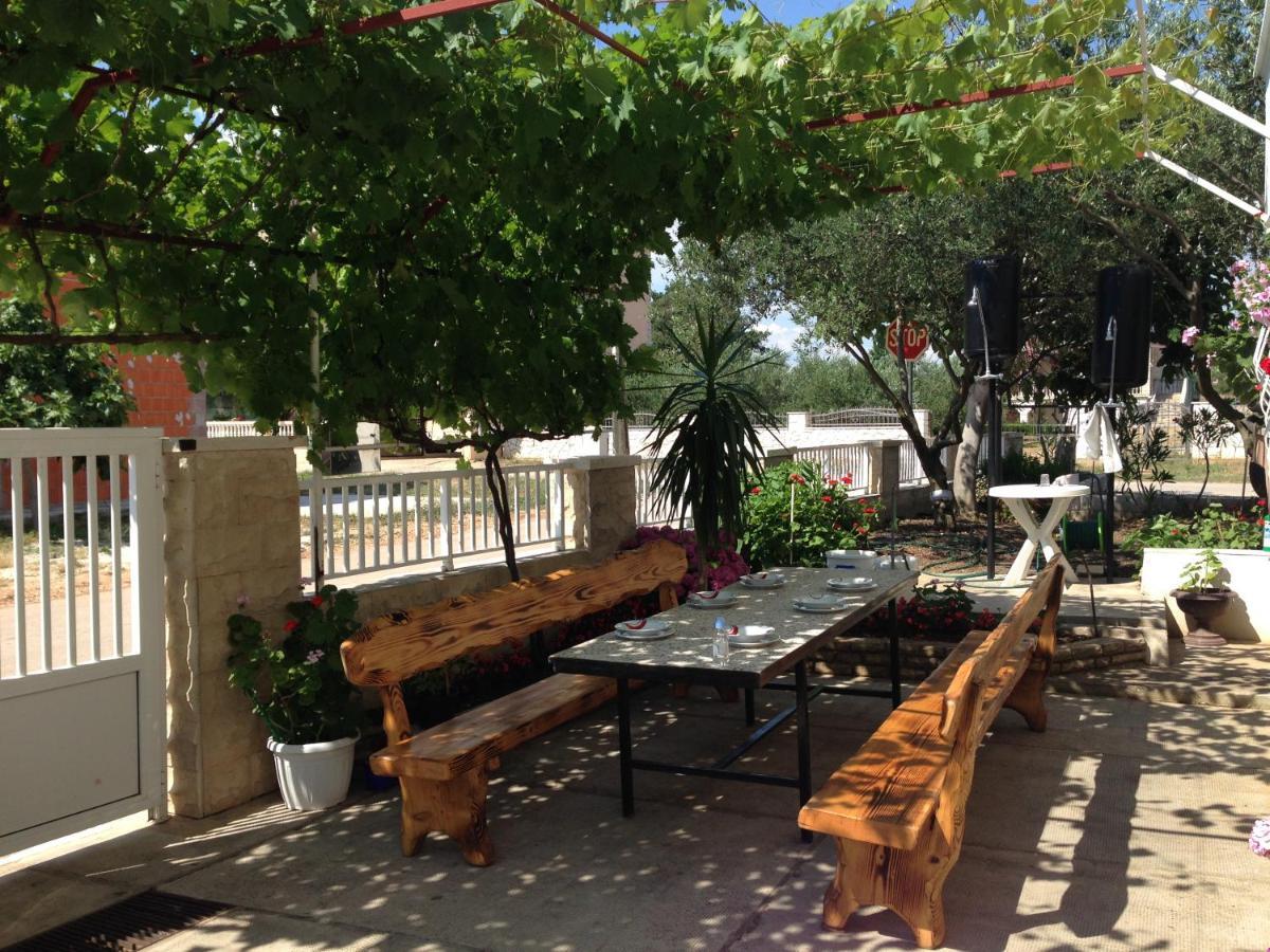 Apartmani Slavica Biograd Na Moru Extérieur photo